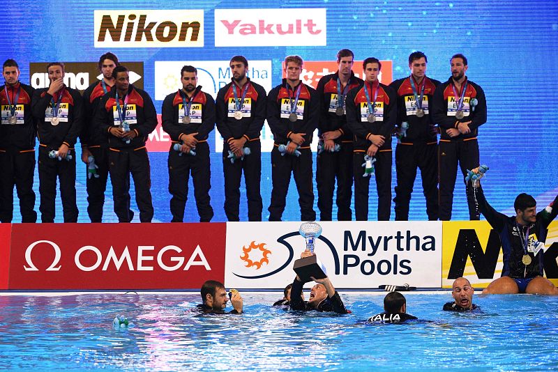 La selecci�n espa�ola recoge su plata en la final del Mundial de waterpolo