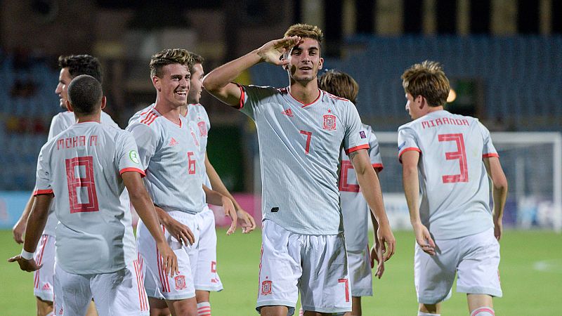Ferrán Torres marca el 0-1 de volea