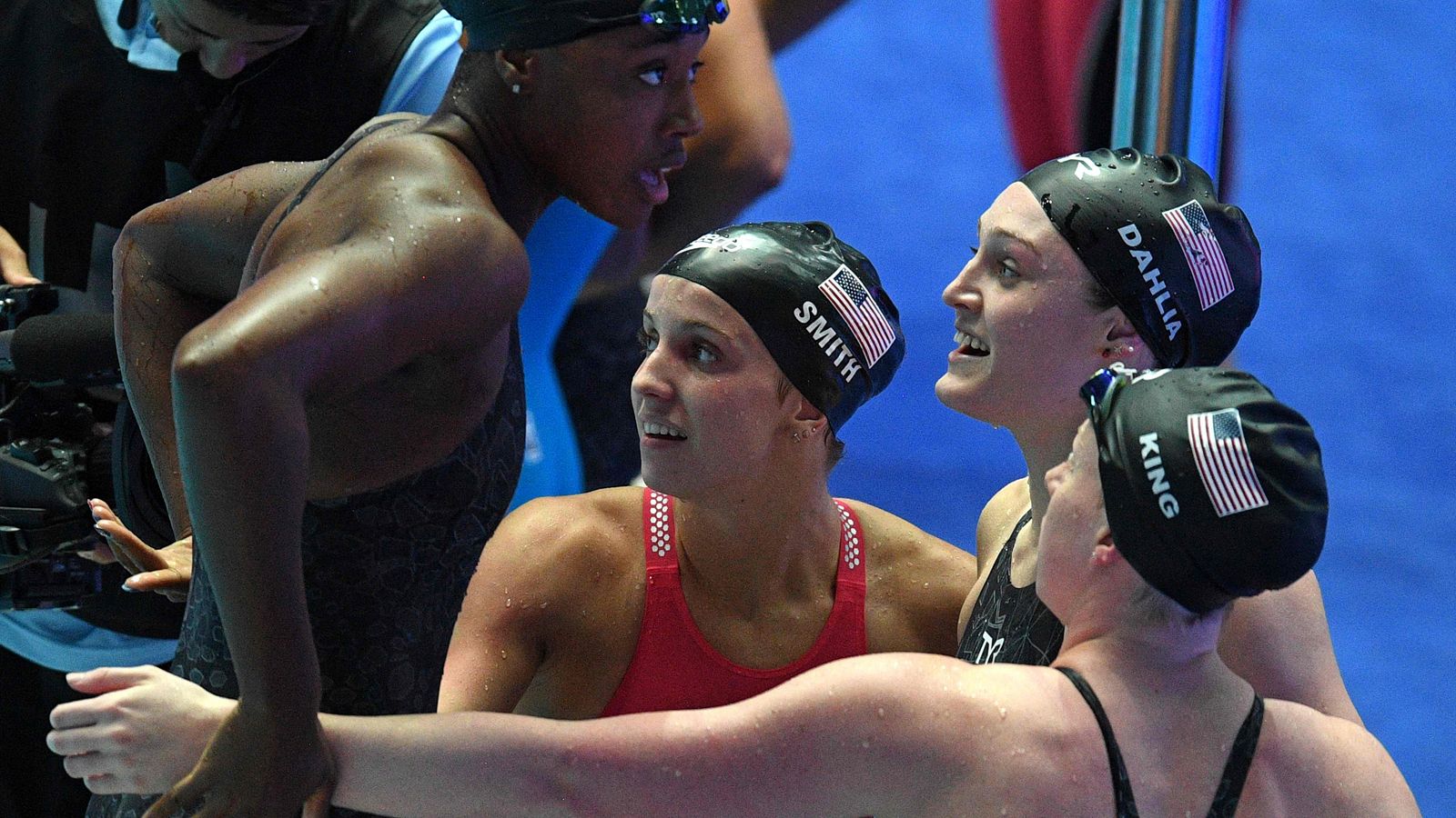 Mundial Natación | Doble récord en el 4x100 estilos femenino - RTVE.es | Ver