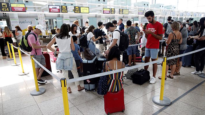 Telediario 1 - Los vuelos operan con normalidad en El Prat tras la huelga pero las consecuencias se siguen notando