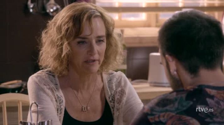 Servir y proteger - Elvira se sincera con su hijo Ricky