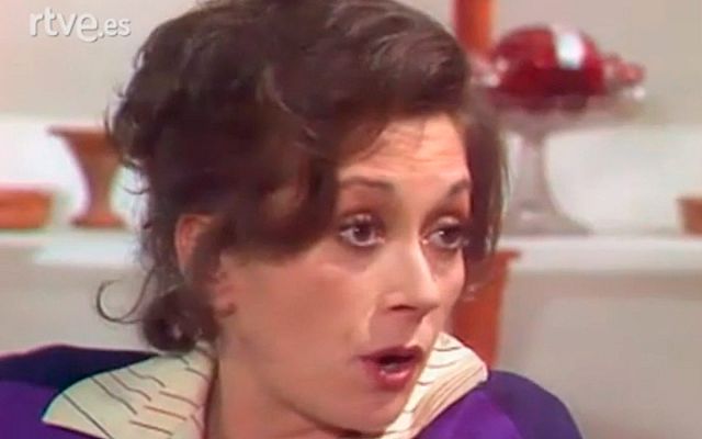 Vídua, però no gaire - La dama que bebia te