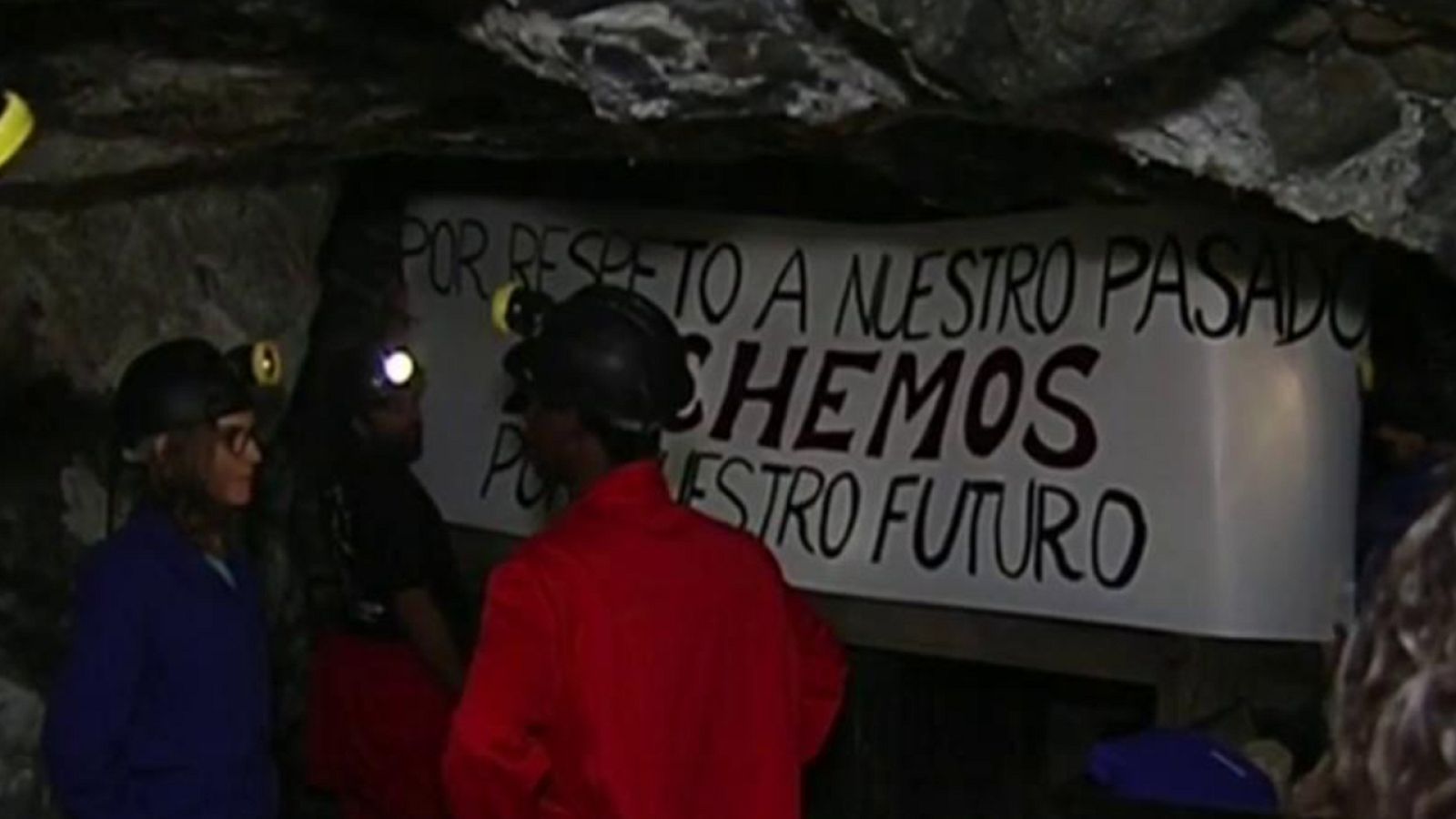 La mañana - Así pasarán once días los vecinos de Almadén dentro de la mina