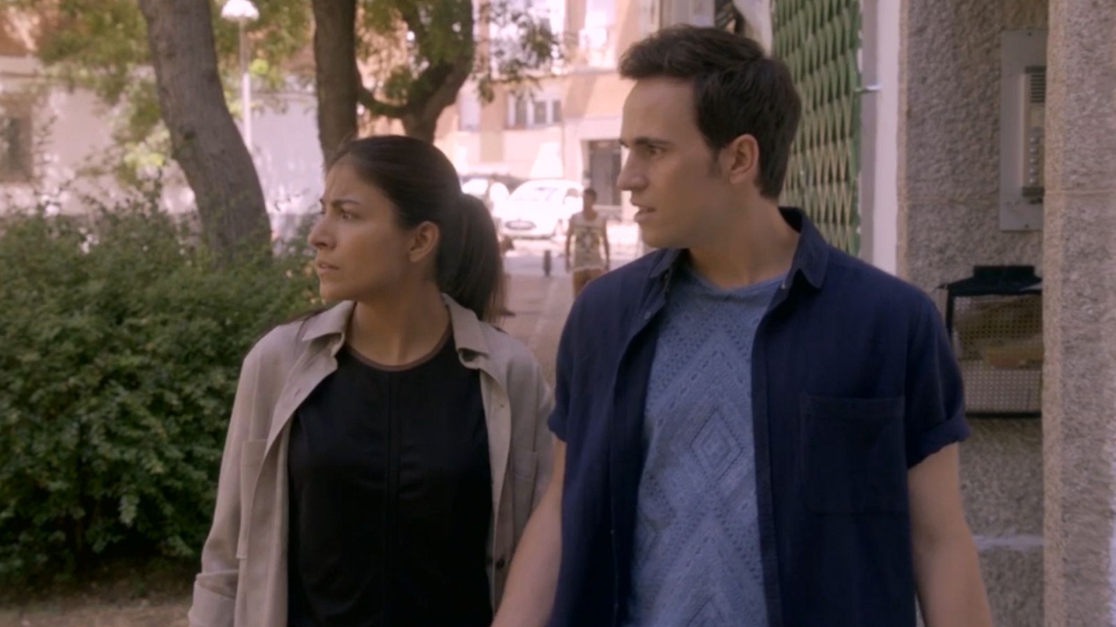 Nacha y Toni atrapan a Cheman en Servir y Proteger