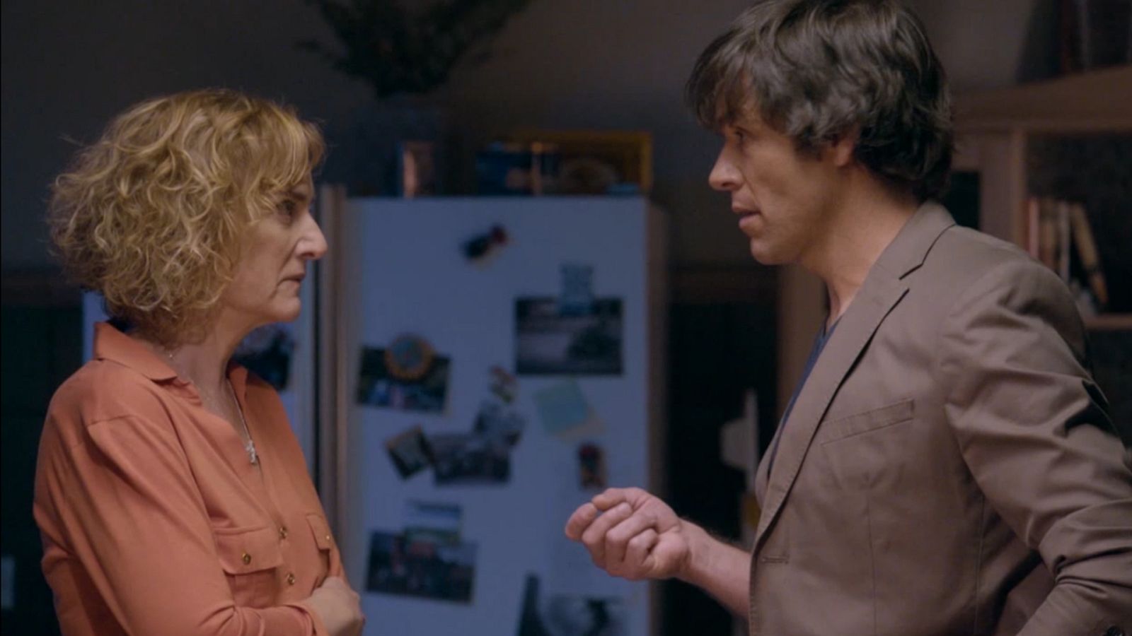 Santos Mercader amenaza a Elvira con la venta del Moonlight