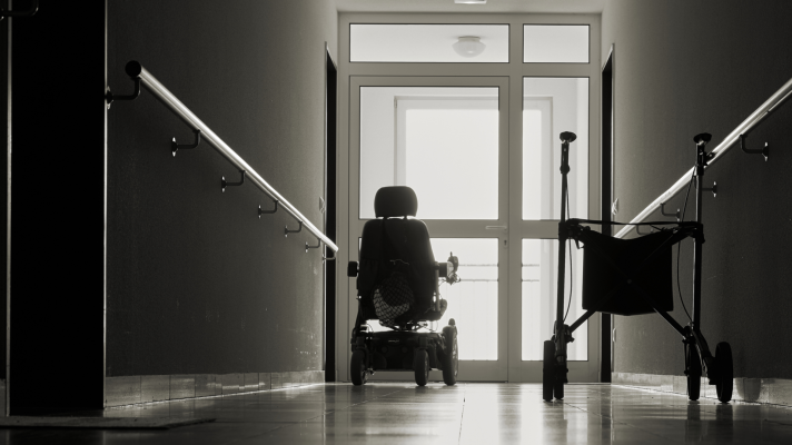 La mañana - Detenidos los dueños de la residencia donde murió una mujer