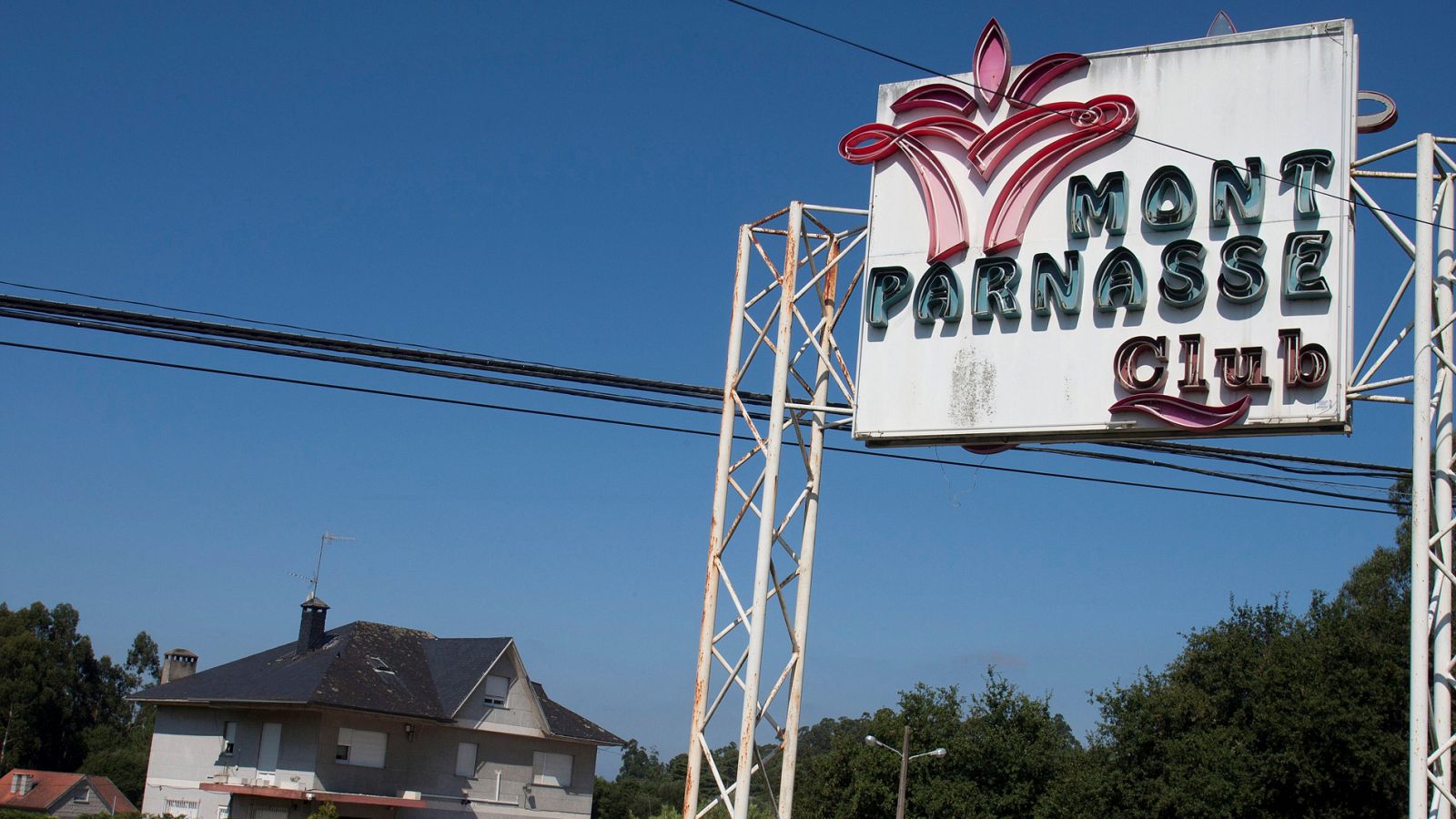 Un club gallego suspende su fiesta de chicas en toples y churrasco gratis tras prohibirla el Ayuntamiento