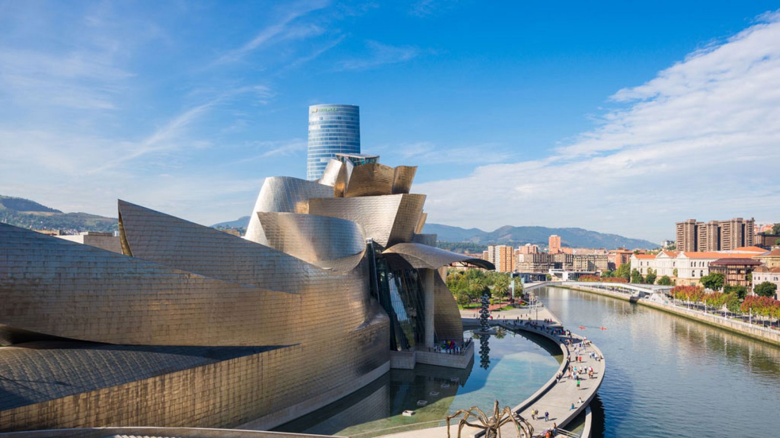 Cielos poco nubosos en gran parte de la Península - ver ahora