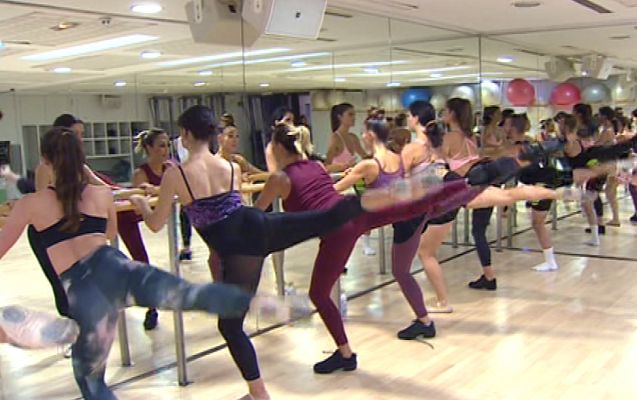 Telediario 1 - 'Ballet-fit', la clase de moda en los gimnasios