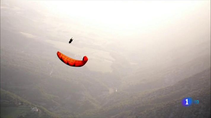 Telediario 1 - El cielo de Organyà, meca del parapente acrobático