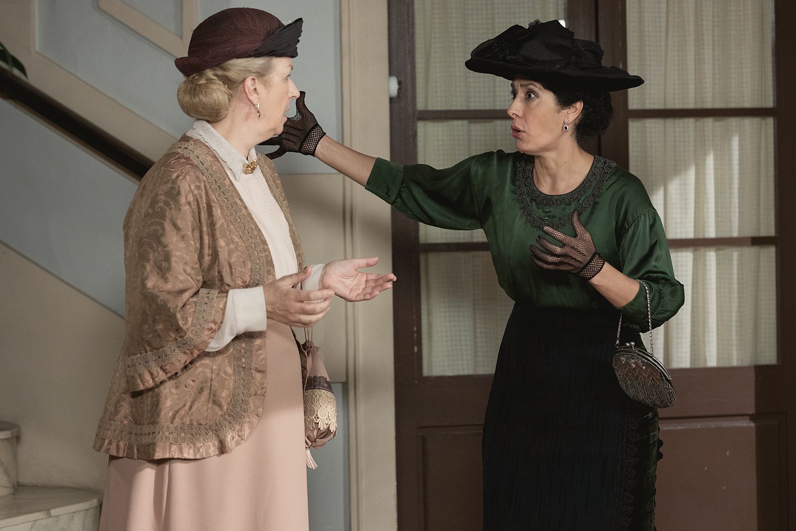 Susana y Rosina se enteran de la infidelidad de Genoveva | Ver