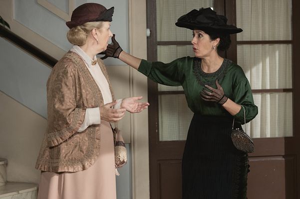 Acacias 38 - Susana y Rosina se enteran de la infidelidad de Genoveva