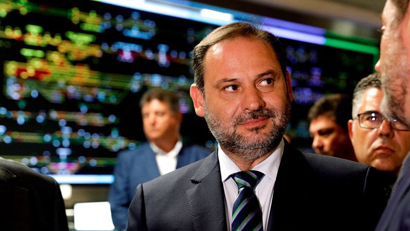 El bloqueo de la investiduraha centrado este lunesel debate poltico. PSOE y Ciudadanos han respondido a la sugerencia del PP de que Pedro Snchez dpaso a otro candidato o que permita la formacin de un gobierno constitucionalista. El partido de