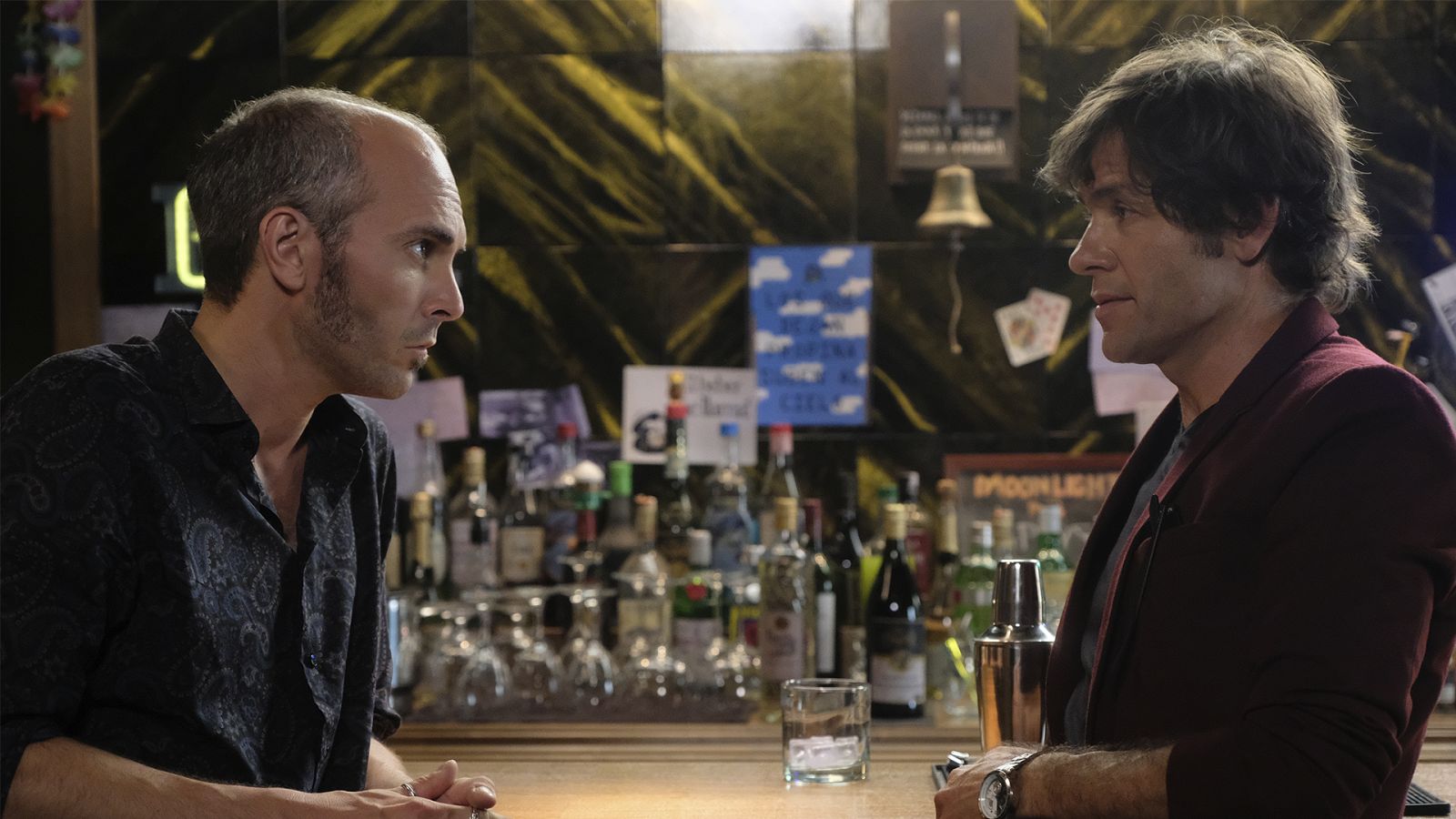 Luis Soler le entrega las llaves del Moonlight a Santos Mercader