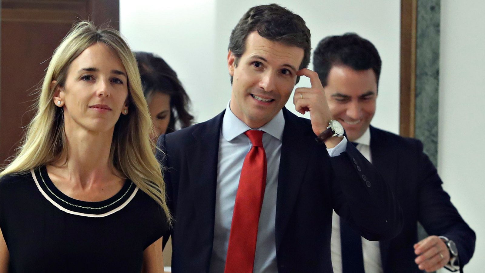 El PP insiste en que Sánchez se eche a un lado si no es capaz de pactar una investidura