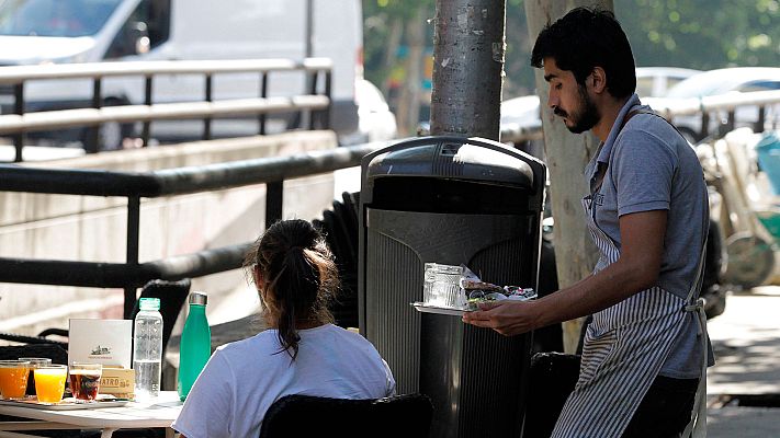 Telediario 1 - Más de la mitad de los nuevos contratos firmados en España en la última década son temporales