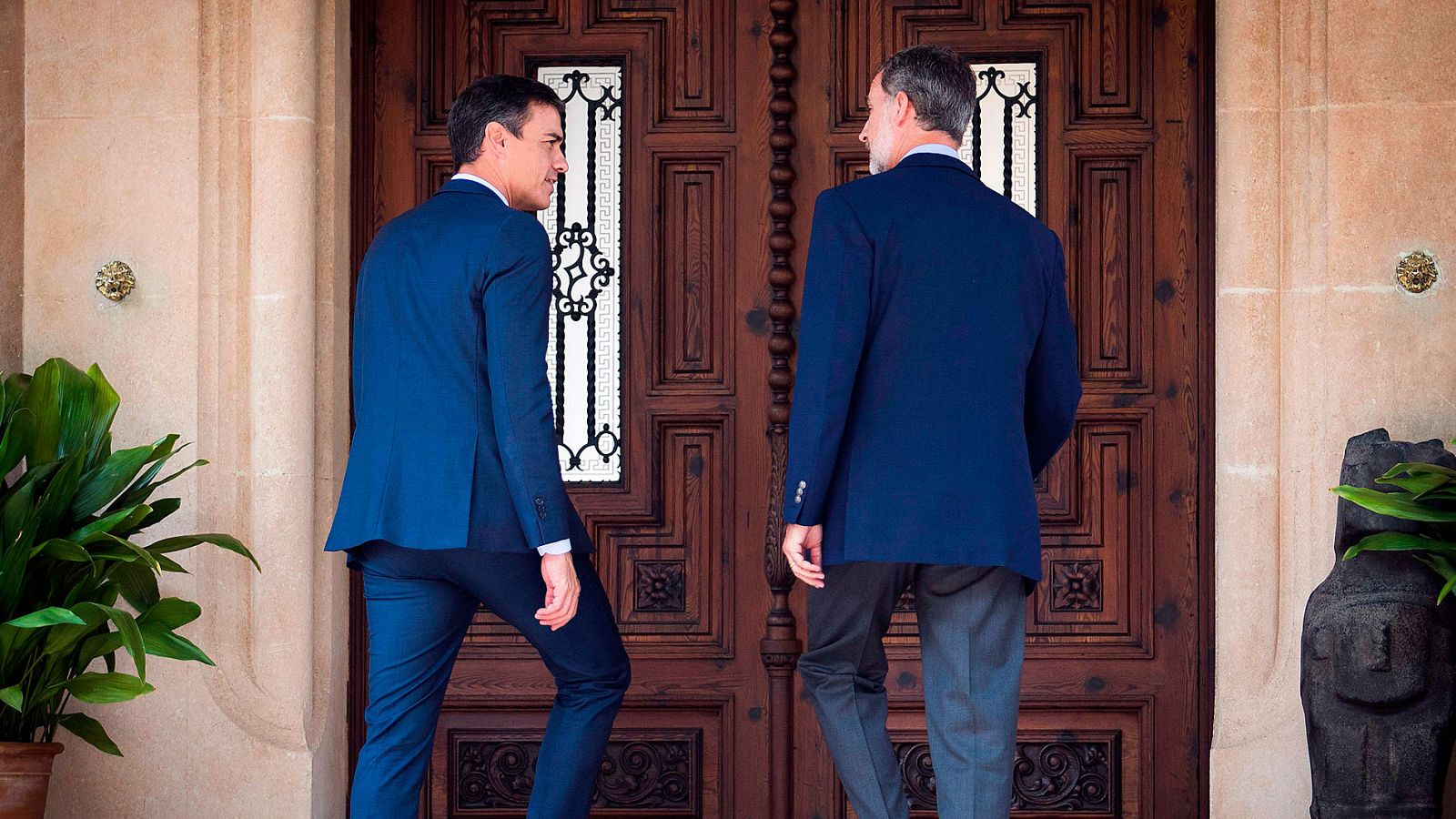 PP y Cs insisten en que Sánchez dé un paso al lado y Podemos no tira la toalla