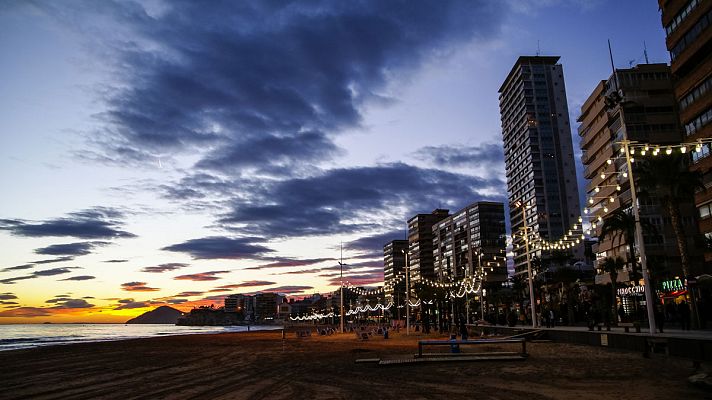 Telediario 1 - Cinco detenidos por una agresión grupal en Benidorm