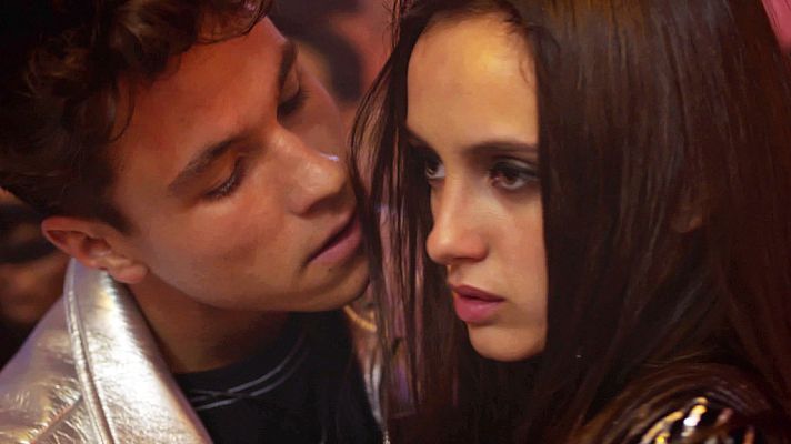 Bajo la red - Bajo la red 2x06