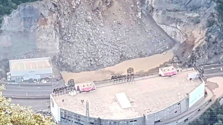 Telediario 1 - Un desprendimiento obliga a cortar el acceso a Andorra desde La Seu d'Urgell