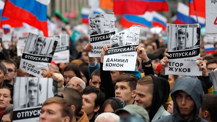 Telediario 1 - Organizaciones de derechos humanos denuncian brutalidad policial durante las protestas en Rusia