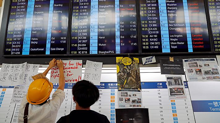 Informativo 24h - Un español relata la situación en Hong Kong tras la cancelación de los vuelos por una nueva protesta