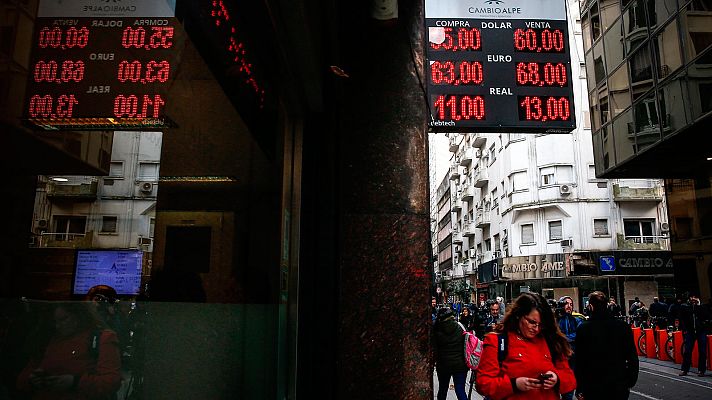 Telediario 1 - Los mercados argentinos se derrumban tras la victoria del peronismo en las primarias