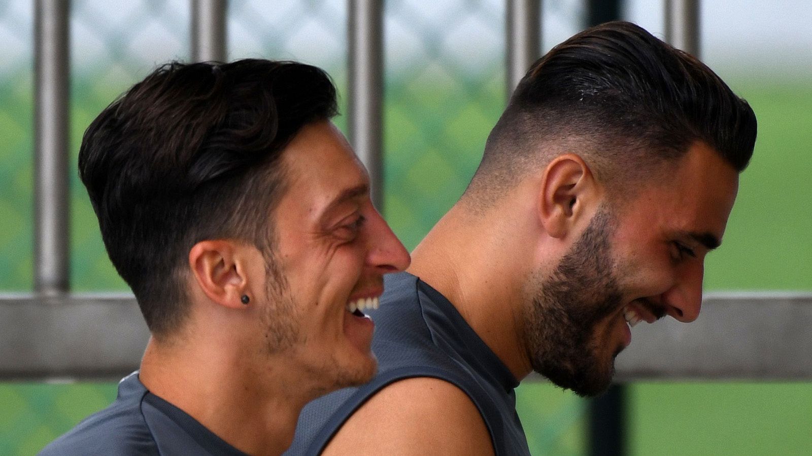 El suceso de Özil y Kolasinac, envuelto en misterio - RTVE.es | Ver