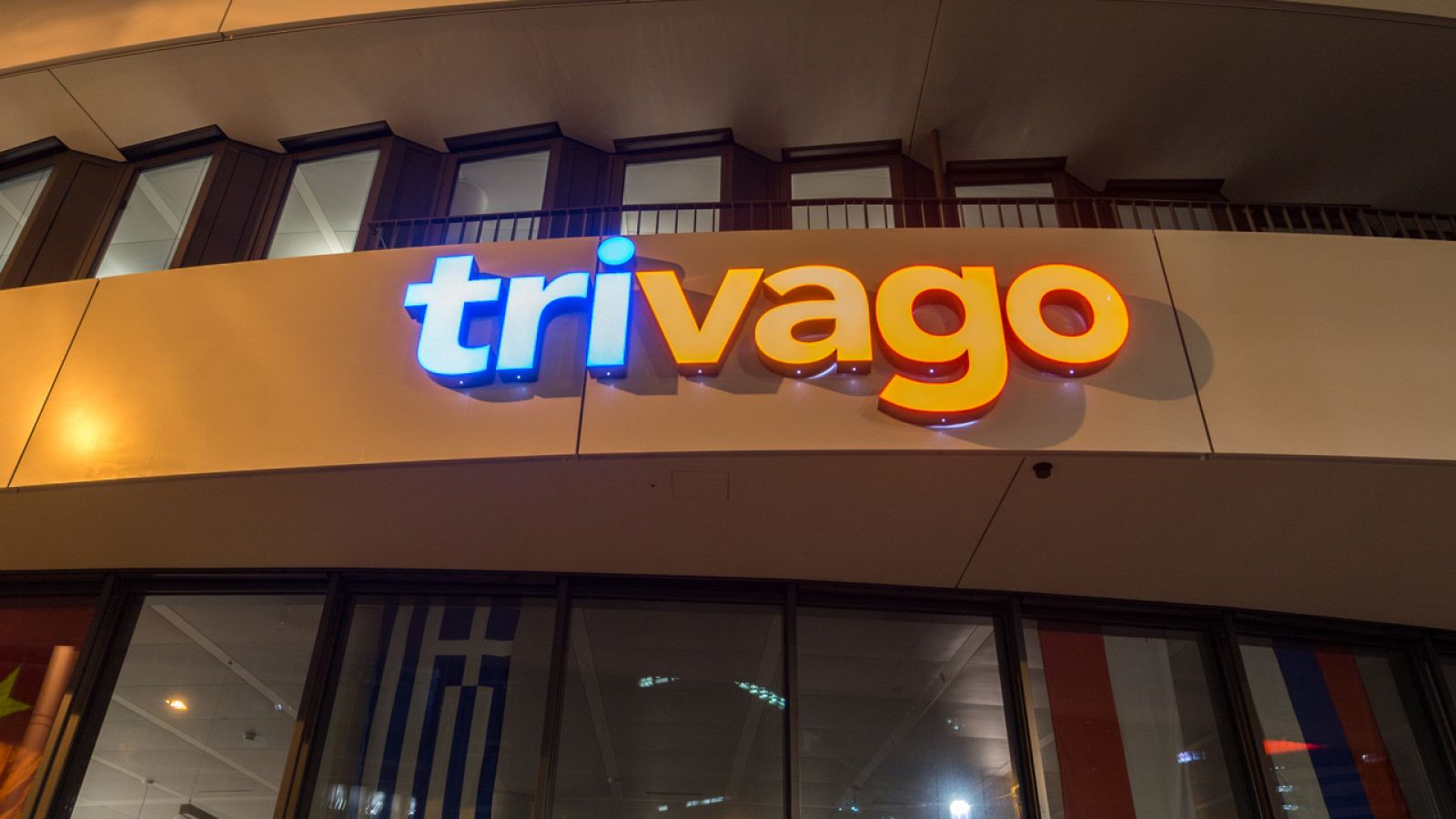 La mañana - FACUA denuncia publicidad ilícita en Trivago