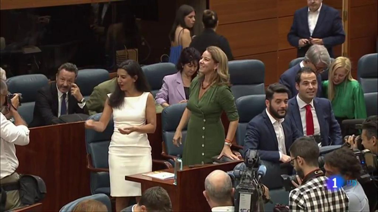 Vox apoyará la candidatura de Ayuso (PP) en Madrid para "evitar" un gobierno de "izquierdas" | Ver