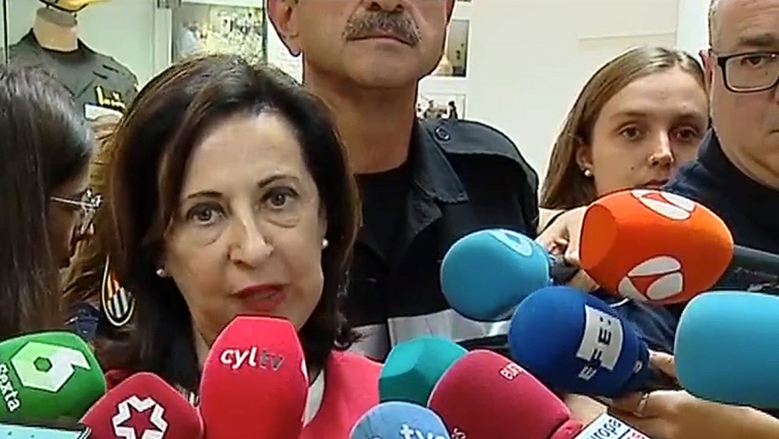 Robles cree que Salvini "se desacredita por sí solo"