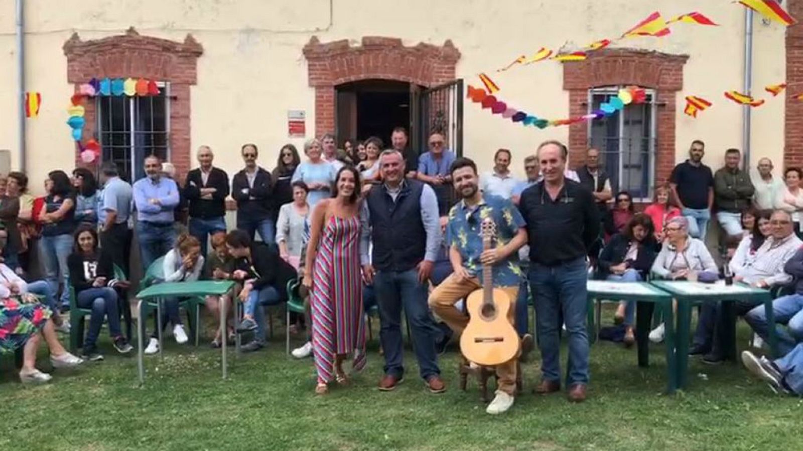 Funambulista, tuta y fiesta rural en el valle de Valdelucio