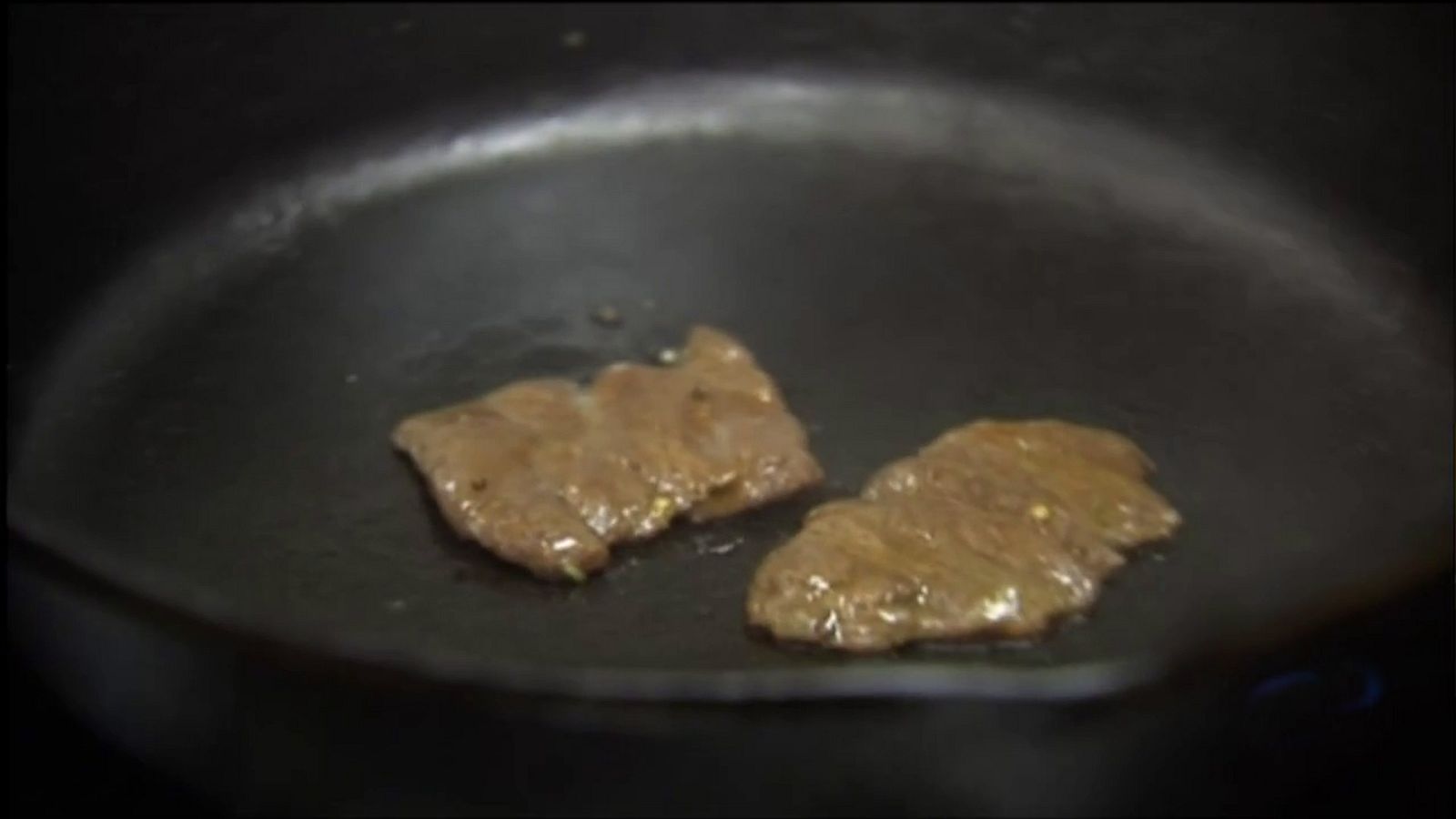 Un laboratorio israelí crea filetes de ternera a partir de células madre de una vaca viva | Ver