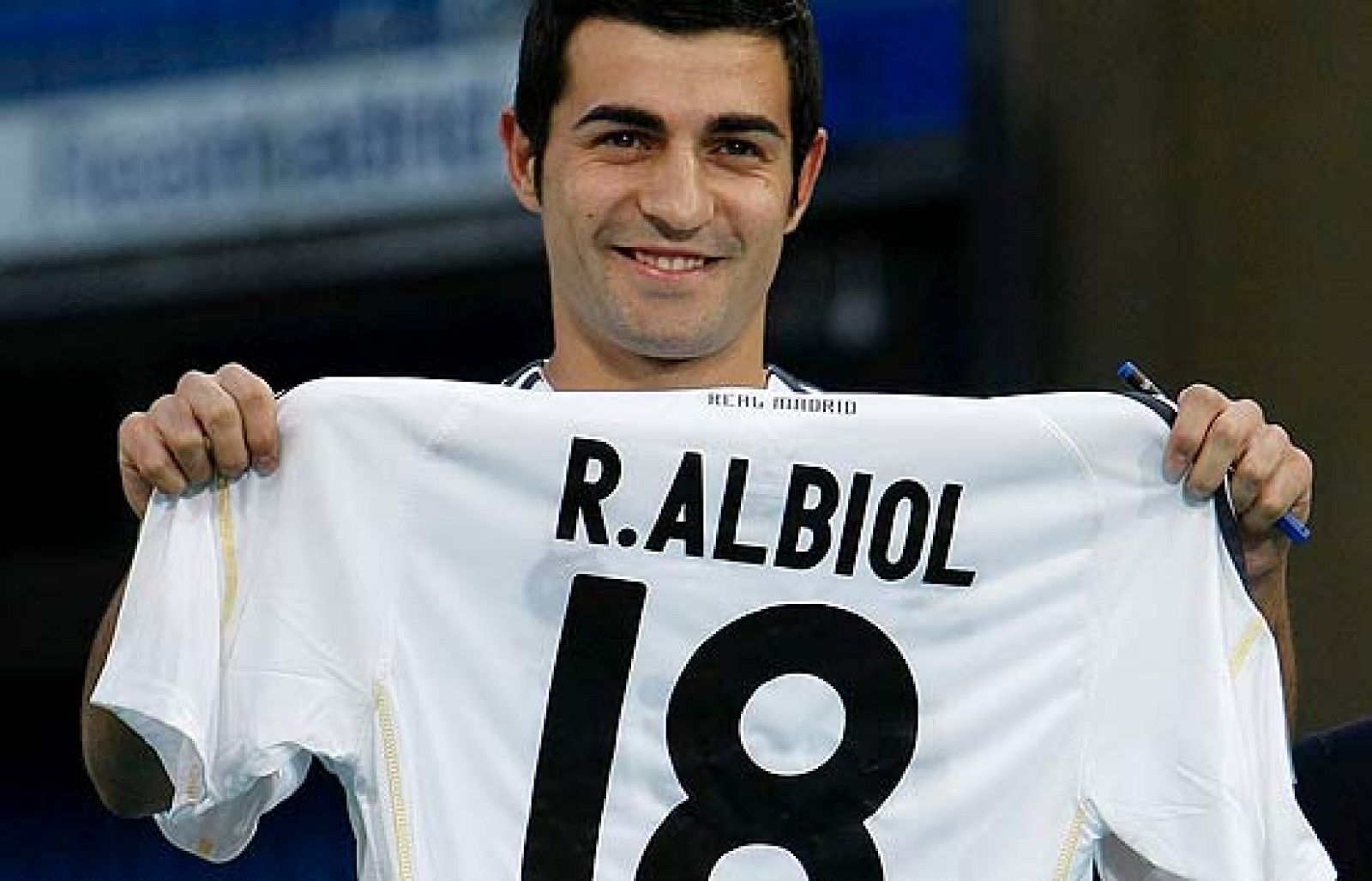 Albiol, el primer español presentado | Ver