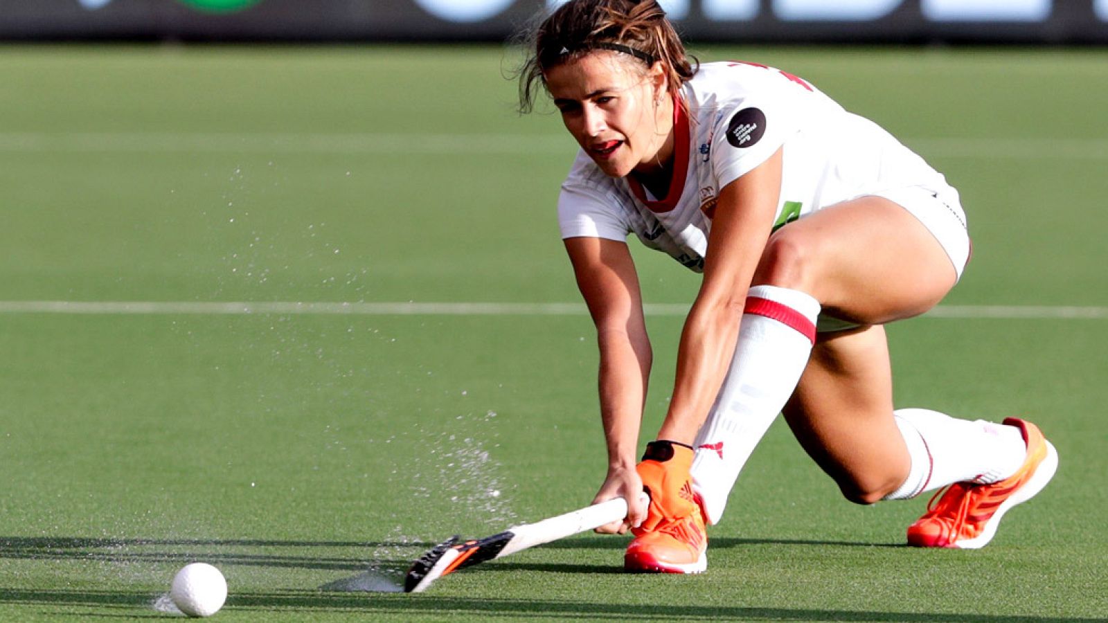 La selección española de hockey hierba ha logrado un valioso empate (1-1) frente a Holanda, vigente campeona del mundo, en la segunda jornada del Europeo de hockey absoluto que se está disputando en la localidad belga de Amberes.