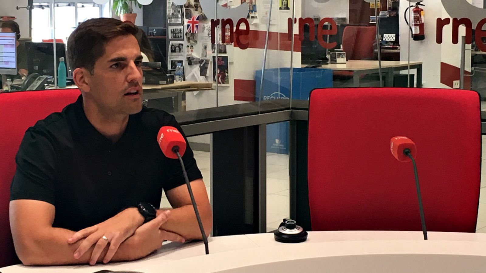El seleccionador nacional, Robert Moreno, ha analizado en Radiogaceta de los deportes la situación de la Selección Española, los próximos compromisos y sus retos al frente del combinado nacional.