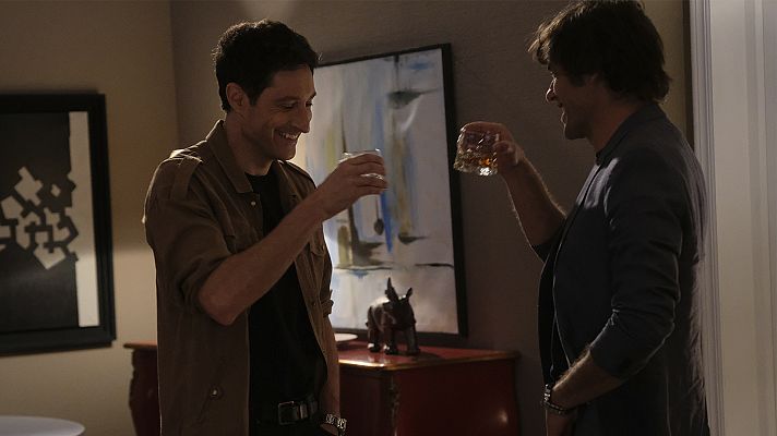 Servir y proteger - El inspector Font es cómplice de Santos Mercader