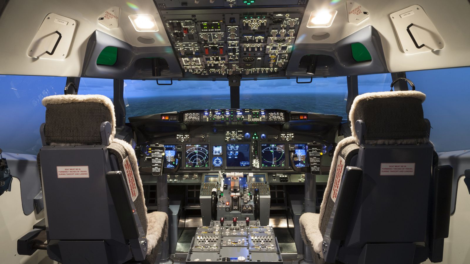 Simuladores de vuelo para afrontar las turbulencias, sin irse al suelo | Ver