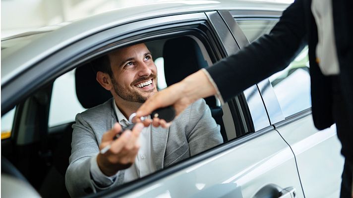 Telediario 1 - El renting, en auge por la incertidumbre que vive la industria del automóvil