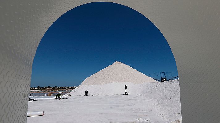 Telediario 1 - La Vuelta 2019 partirá de una montaña de sal