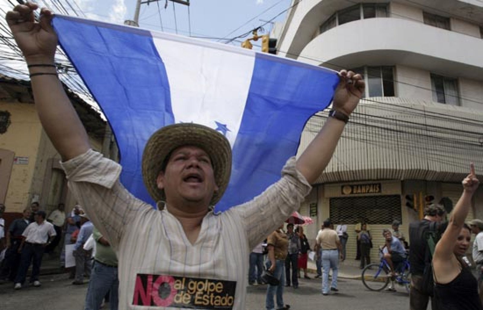 En Honduras, continúa la tensión entre partidarios y detractores del presidente depuesto | Ver