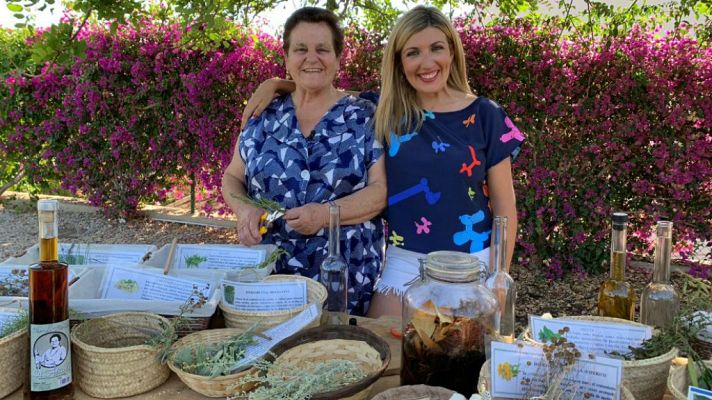 Aquí la Tierra - El famoso licor de hierbas ibicenco