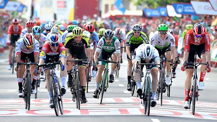 Vuelta ciclista a España - Vuelta 2019 | El holandés Jakobsen se impone en El Puig y Roche sigue líder