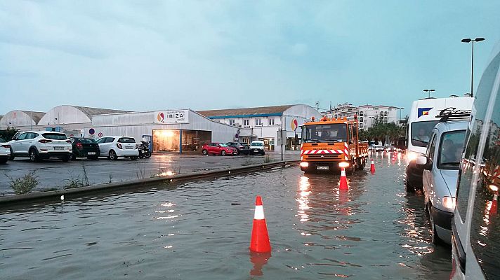 Telediario 1 - Las lluvias torrenciales dejan destrozos e inundaciones en Baleares, Alicante y Murcia