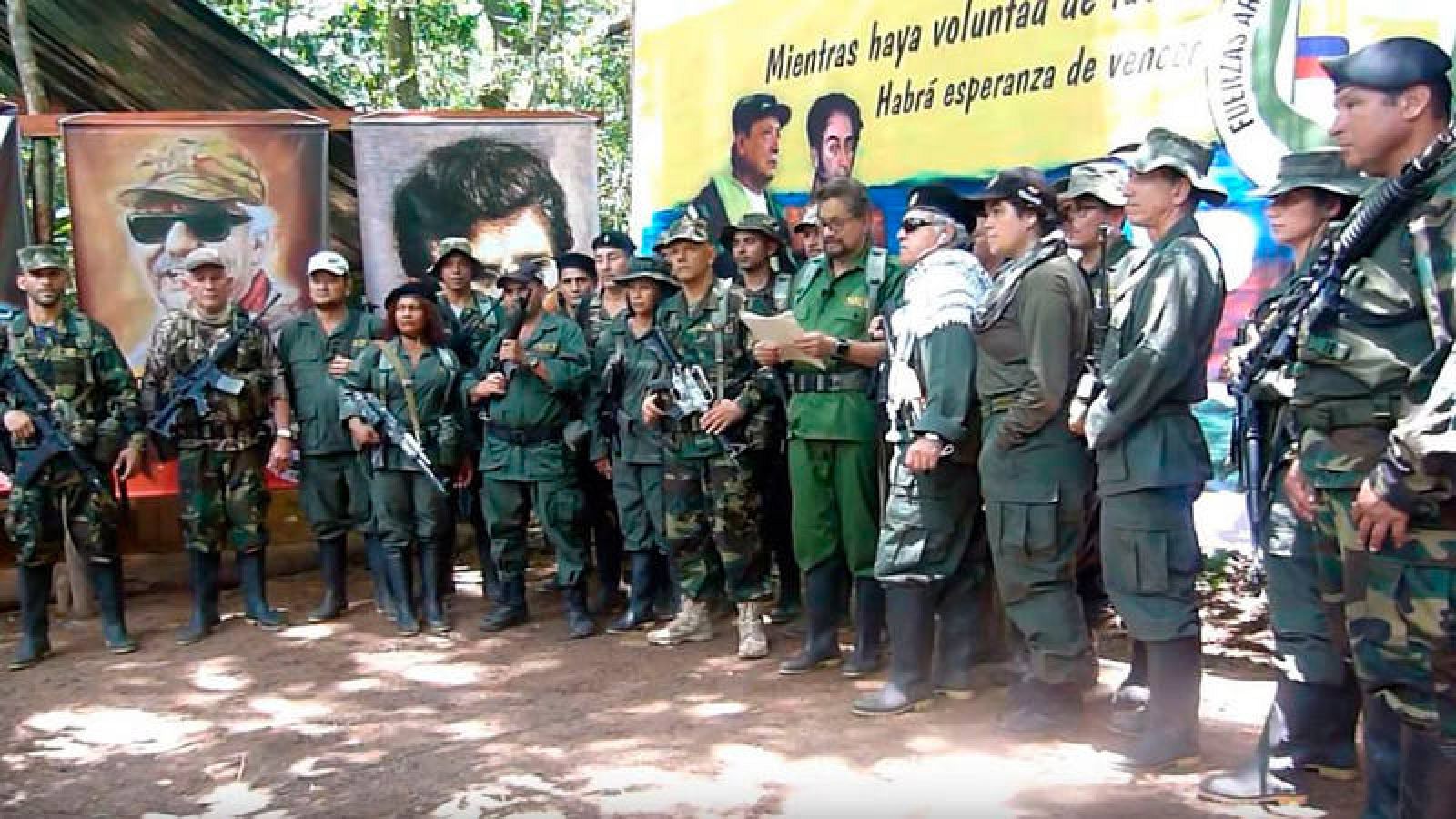 El disidente de las FARC 'Iván Márquez' anuncia que retoma las armas en un video difundido por internet