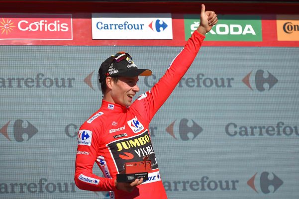 Telediario 1 - Vuelta a España 2019 | Roglic rompe el reloj en Pau y se enfunda la roja
