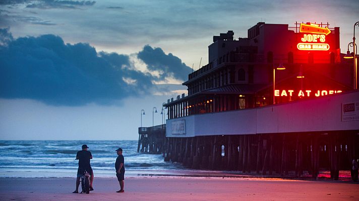 Telediario 1 - El huracán Dorian desciende a categoría 2