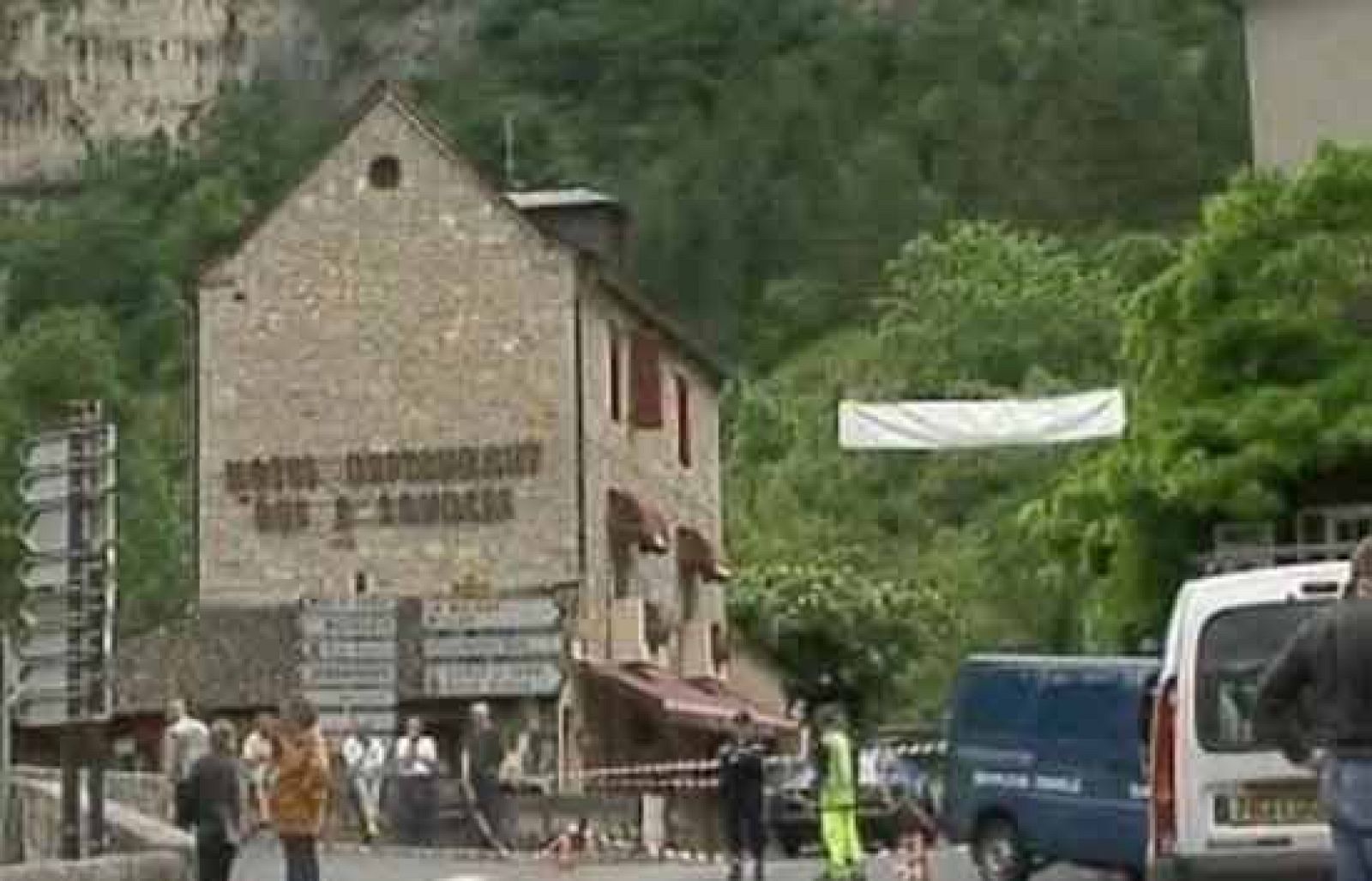 Los etarras detenidos llegan a Bayona | Ver