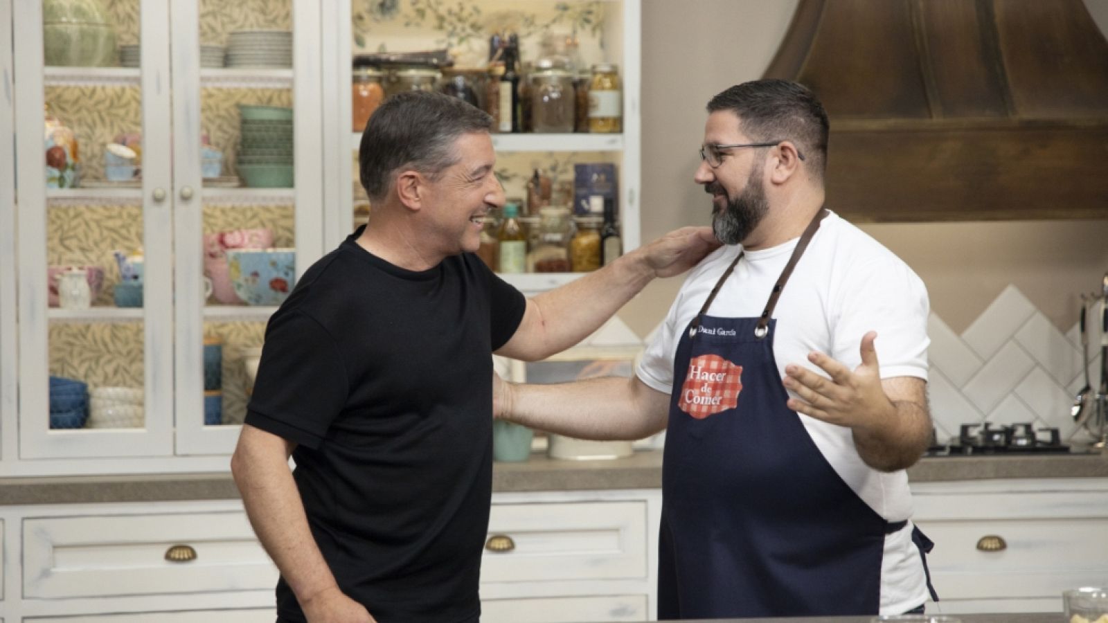 Hacer de comer - Cóctel de marisco y magret de pato con albaricoque - ver ahora