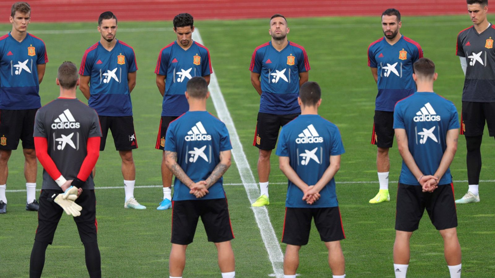 La selección española rinde homenaje a Blanca Fernández Ochoa | Ver